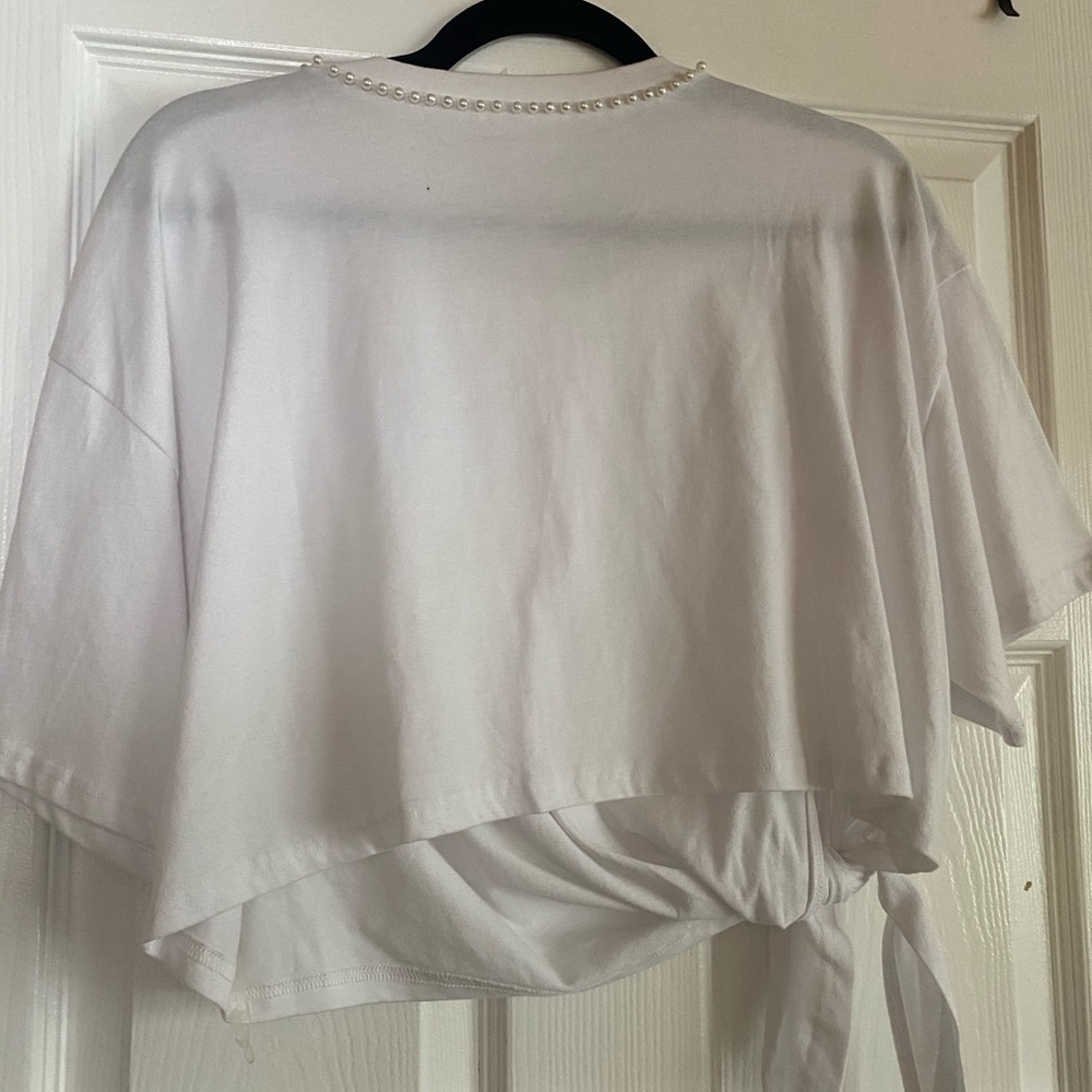 Brand new white crop top pearl top - Picture 4 of 4
